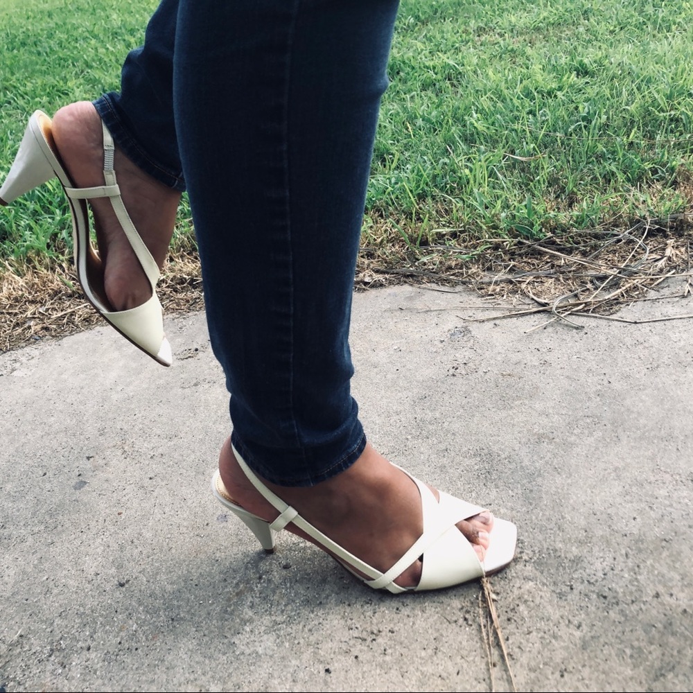 Vintage Antonio Melani Cream High Heels